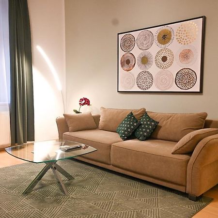 Amazing Suite Altes AKH Vienna Esterno foto